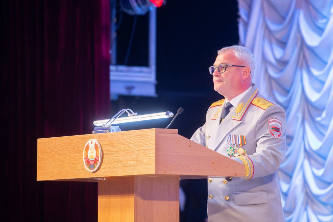 «Во времена распада советского государства, когда не было правовой поддержки, именно приднестровская милиция взяла на себя ответственность за безопасность людей. Это был правильный выбор — выбор служения народу», – Вадим... «Во времена распада советского государства, когда не было правовой поддержки, именно приднестровская милиция взяла на себя ответственность за безопасность людей. Это был правильный выбор — выбор служения народу», – Вадим...