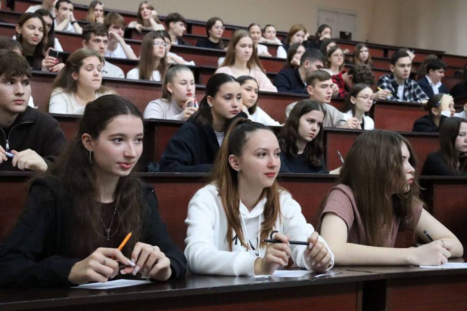 В ПГУ им. Т.Г. Шевченко проходит ежегодная образовательная акция «Приднестровский экономический диктант – 2025» В ПГУ им. Т.Г. Шевченко проходит ежегодная образовательная акция «Приднестровский экономический диктант – 2025»