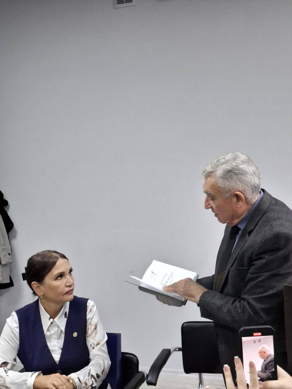 В ПГУ состоялась встреча главного редактора газеты "Приднестровье" Александра Карасева со студентами-журналистами В ПГУ состоялась встреча главного редактора газеты "Приднестровье" Александра Карасева со студентами-журналистами