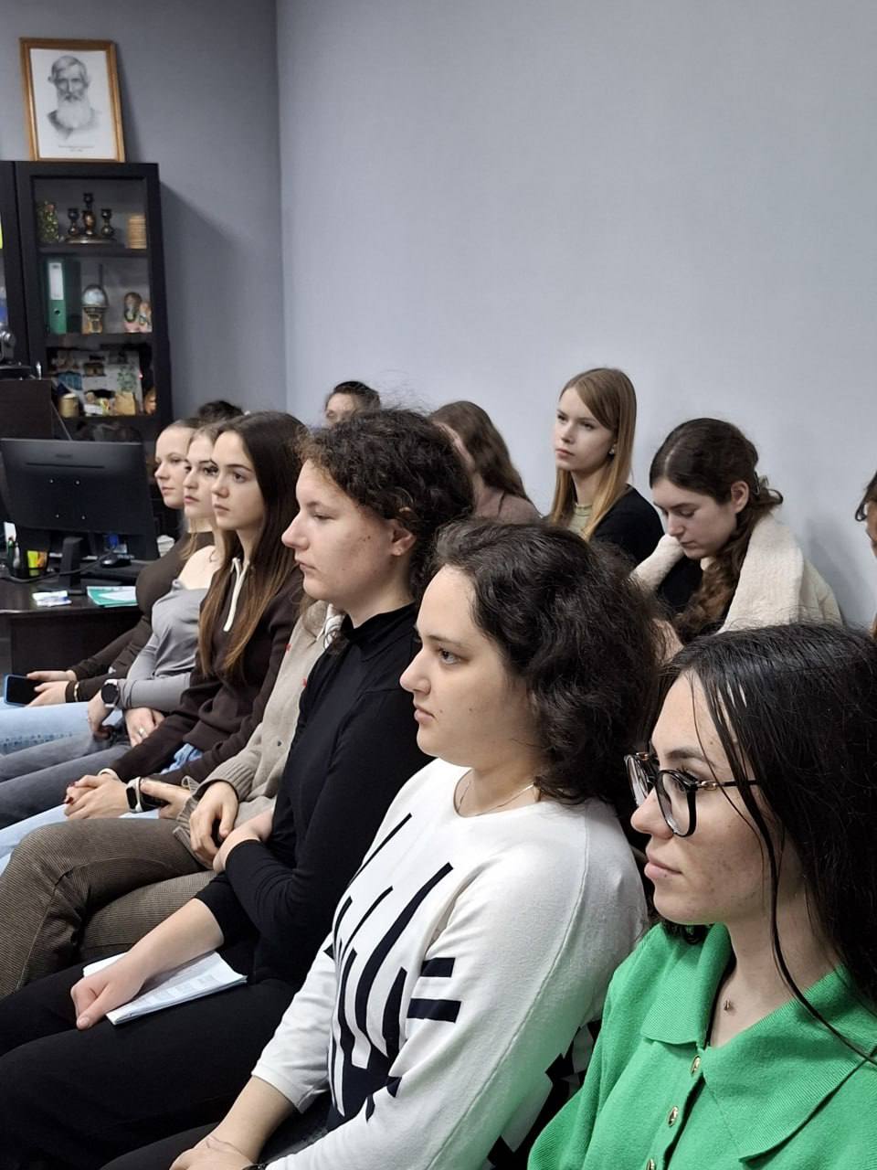 В ПГУ состоялась встреча главного редактора газеты "Приднестровье" Александра Карасева со студентами-журналистами В ПГУ состоялась встреча главного редактора газеты "Приднестровье" Александра Карасева со студентами-журналистами