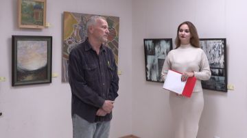 В Молодёжном центре Бендер открылась выставка «В едином ритме»