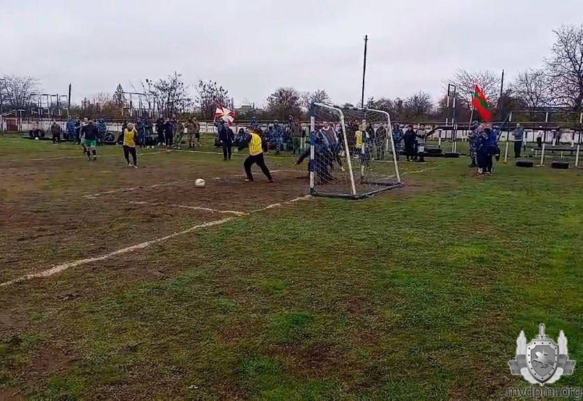 Мини-футбол в СМВЧ. Турнир по мини-футболу состоялся 11 ноября между военнослужащими Специальной моторизованной войсковой части МВД ПМР Мини-футбол в СМВЧ. Турнир по мини-футболу состоялся 11 ноября между военнослужащими Специальной моторизованной войсковой части МВД ПМР