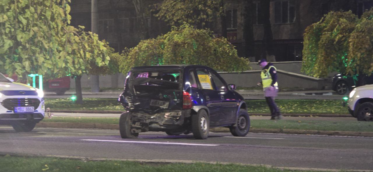 Кишинев. Авария на бул. Дачия попала на видеорегистратор Кишинев. Авария на бул. Дачия попала на видеорегистратор