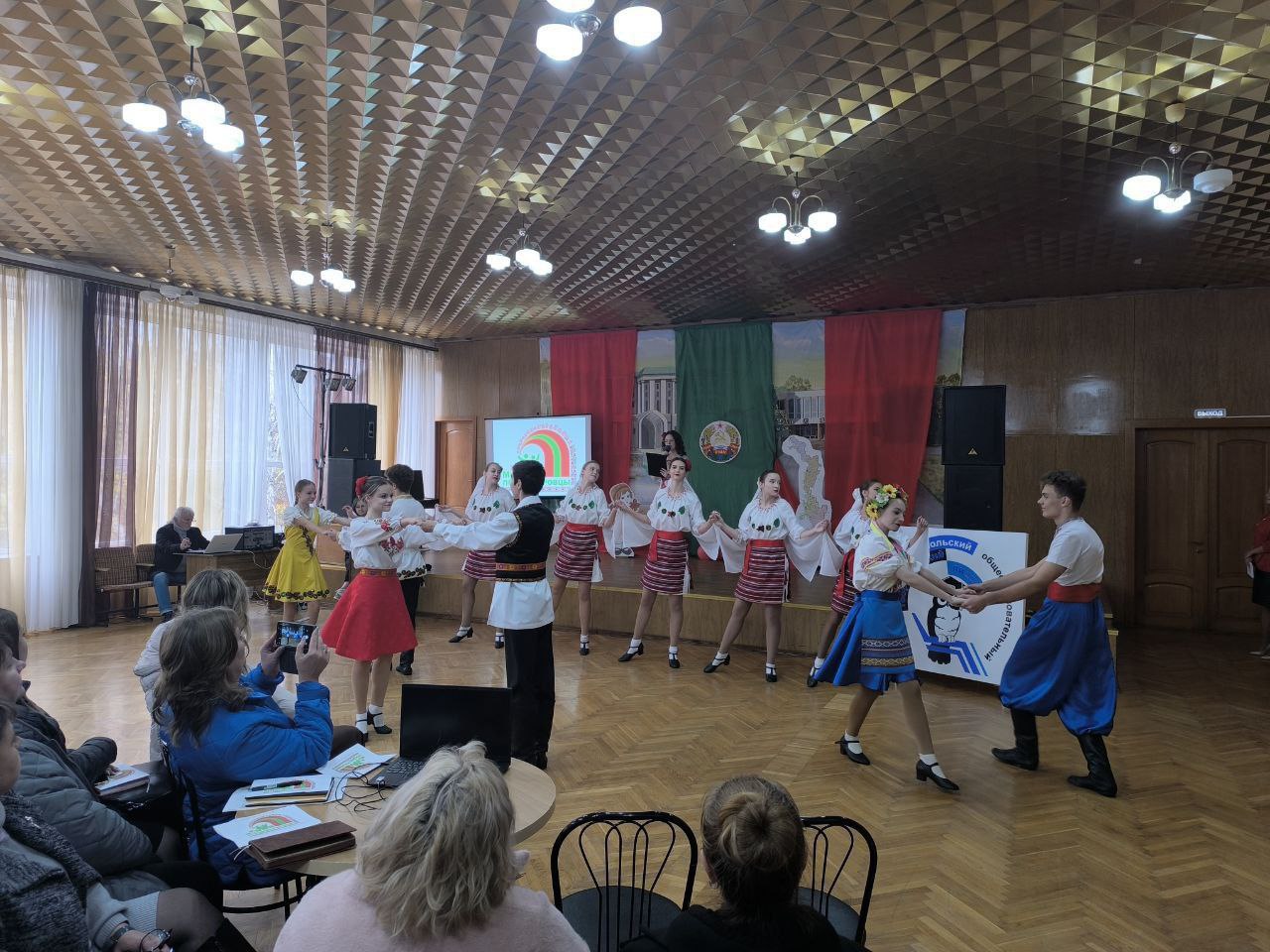 В Тирасполе прошло городское методическое объединение заместителей директоров по воспитательной работе и педагогов-организаторов В Тирасполе прошло городское методическое объединение заместителей директоров по воспитательной работе и педагогов-организаторов