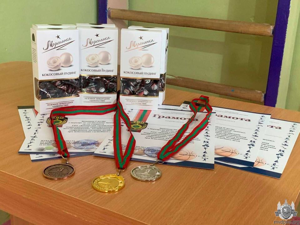 Сразились за теннисным столом Сразились за теннисным столом