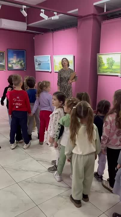 В картинной галерее прошла экскурсия для самых юных тираспольчан