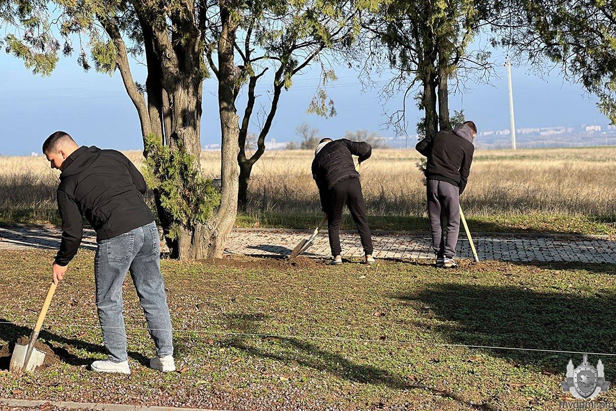 Курсанты ТЮИ привели в порядок Кицканский плацдарм Курсанты ТЮИ привели в порядок Кицканский плацдарм