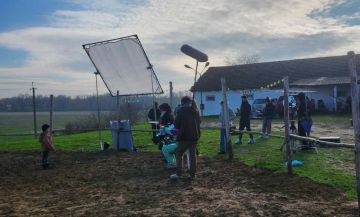 Авторы фильма «Молоко птицы» вчера снимали кино в Приднестровском селе