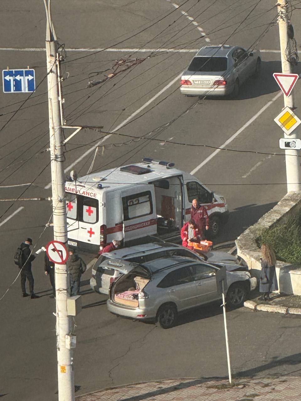 Приехала скорая