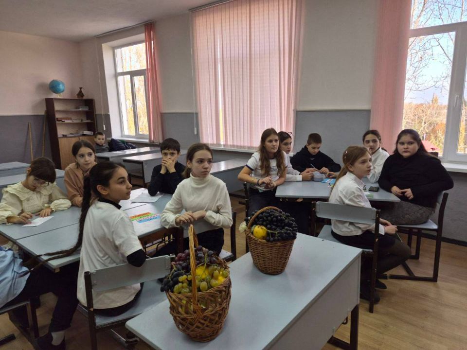 Сегодня в Бендерской школе №18 прошла увлекательная викторина «Золотая осень», организованная в рамках Недели науки и мира Сегодня в Бендерской школе №18 прошла увлекательная викторина «Золотая осень», организованная в рамках Недели науки и мира