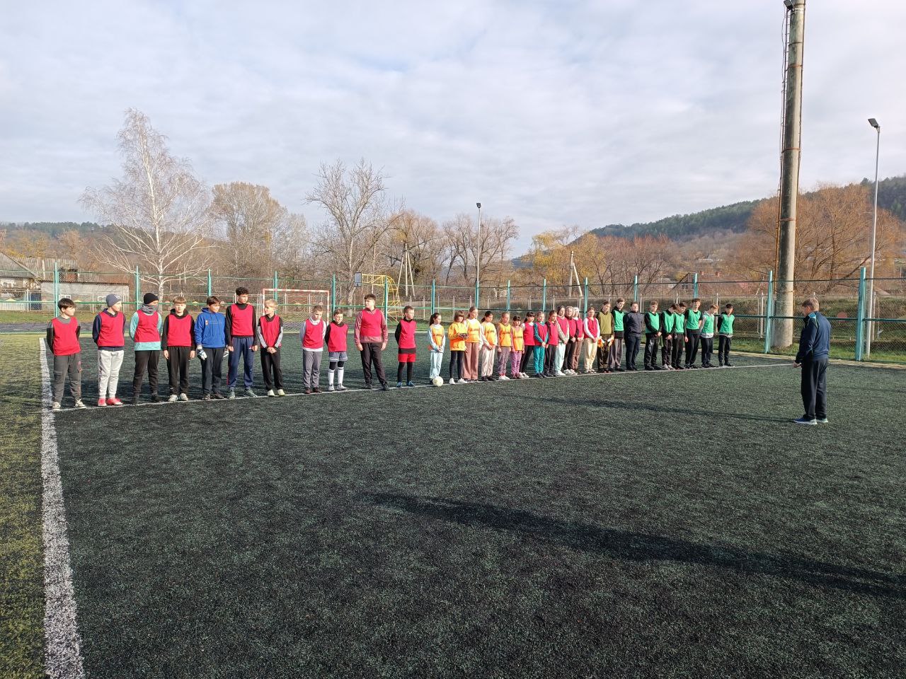 Сегодня в Каменке был дан старт муниципальному этапу республиканского турнира «Кожаный мяч – 2025–2026»