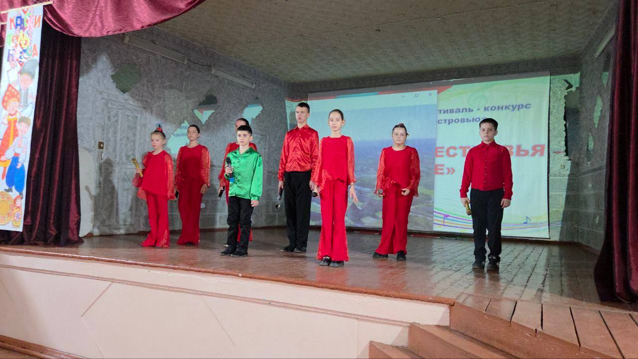 Вокальный коллектив «Пятнашки» школы №15 Бендер стал обладателем Гран-при XV фестиваля-конкурса «Песню пою Приднестровью», который прошёл в Рыбнице Вокальный коллектив «Пятнашки» школы №15 Бендер стал обладателем Гран-при XV фестиваля-конкурса «Песню пою Приднестровью», который прошёл в Рыбнице