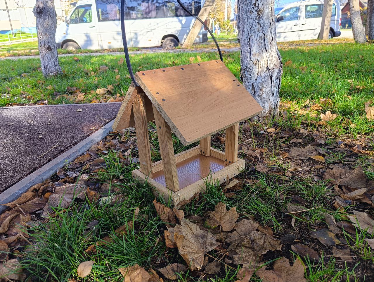 В Хомутяновском сквере сегодня появились 13 новых кормушек и скворечников Стальные, деревянные, расписанные в разных техниках и даже «кукольные», словно из дома Барби. Акция «Покормите птиц зимой» проходит в рамках Декады... В Хомутяновском сквере сегодня появились 13 новых кормушек и скворечников Стальные, деревянные, расписанные в разных техниках и даже «кукольные», словно из дома Барби. Акция «Покормите птиц зимой» проходит в рамках Декады...