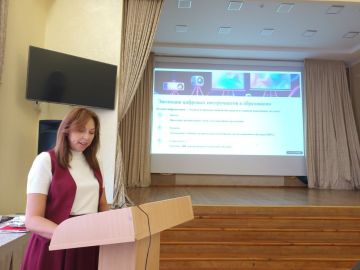 В программе:. • экскурсия в школьный музей «Страницы истории гимназии»;