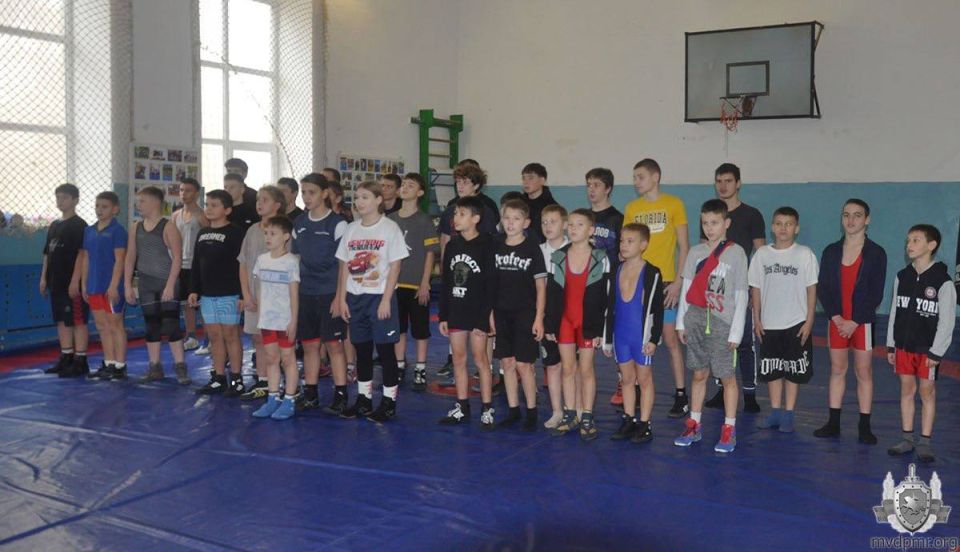 Поединки борцов в вольном стиле Поединки борцов в вольном стиле