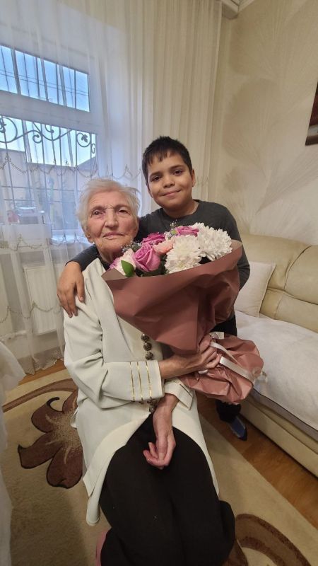 Сегодня педагоги 17-й школы навестили ветерана педагогического труда Брониславу Карбивскую, которая отметила 95-летие Сегодня педагоги 17-й школы навестили ветерана педагогического труда Брониславу Карбивскую, которая отметила 95-летие