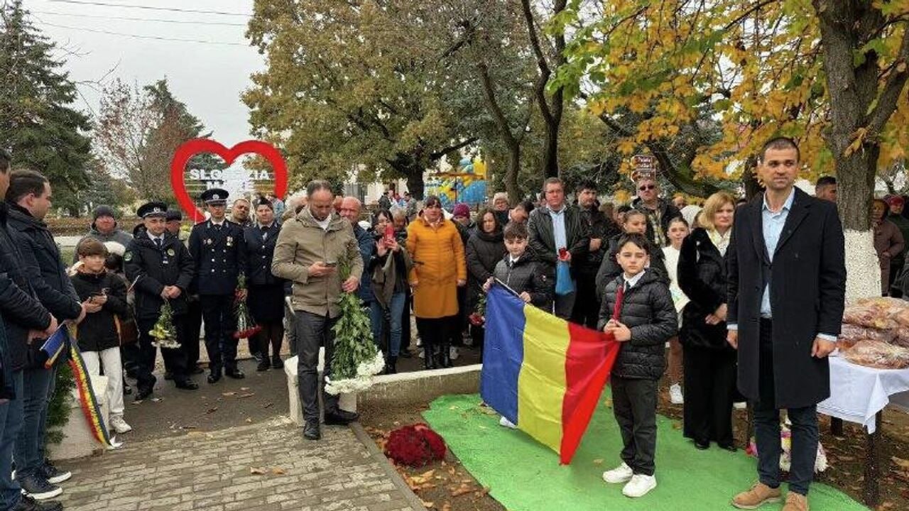 «Предлагаю перейти от дипломатии лозунгов к дипломатии дел», — Президент ПМР Вадим Красносельский на встрече с главой делегации ЕС в Молдове Ивоной Пьорко в Тирасполе «Предлагаю перейти от дипломатии лозунгов к дипломатии дел», — Президент ПМР Вадим Красносельский на встрече с главой делегации ЕС в Молдове Ивоной Пьорко в Тирасполе