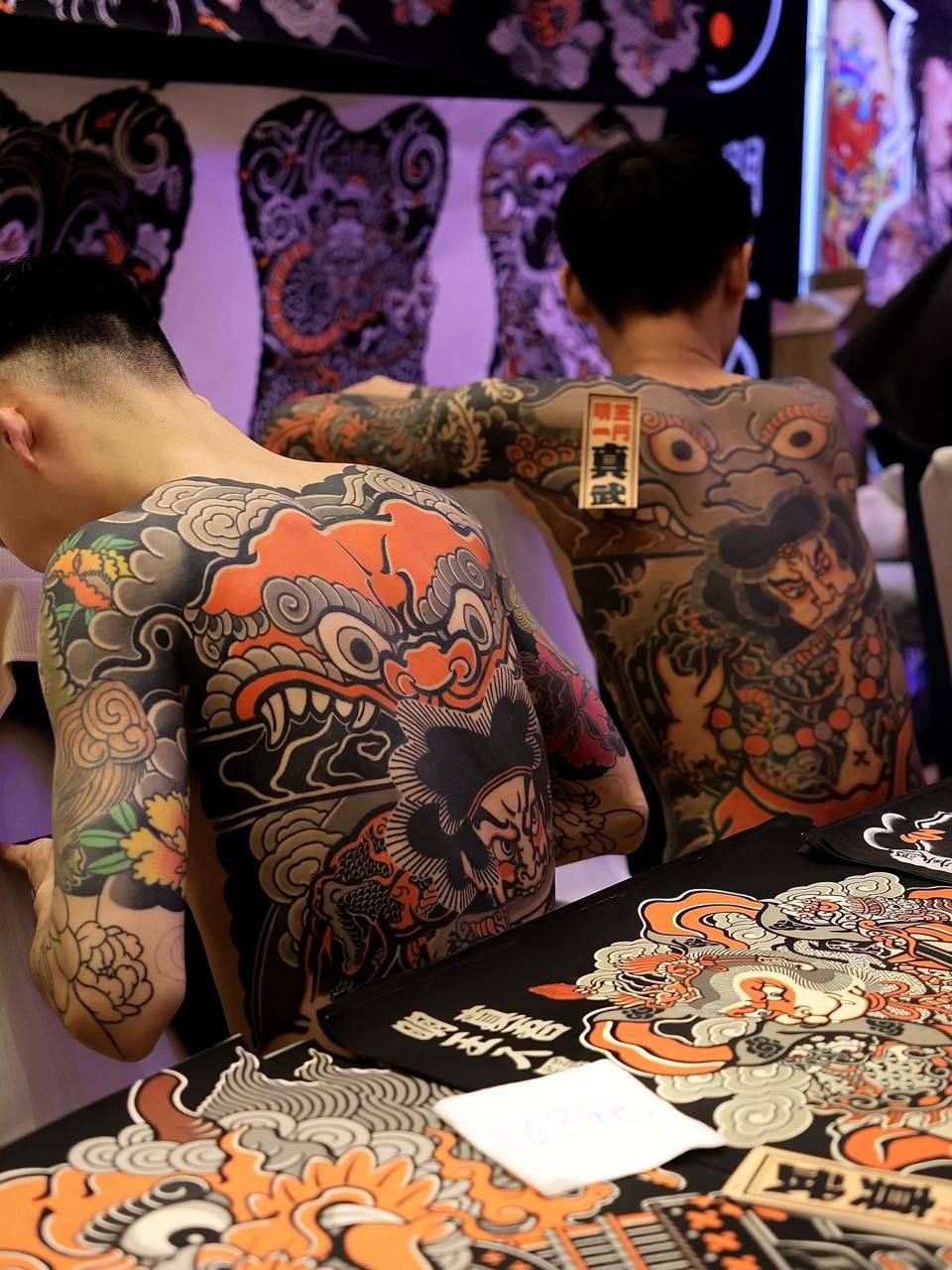 Наколи мне, кольщик, купола всего подряд: Наколи мне, кольщик, купола всего подряд: