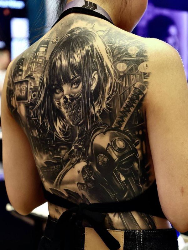 Наколи мне, кольщик, купола всего подряд: