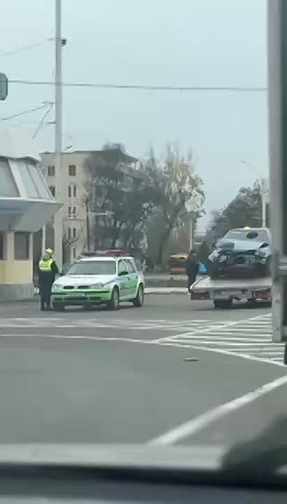 На «стакане» в Бендерах поставили разбитую машину