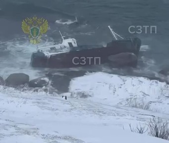 Шторм унес в море одно судно и опрокинул другое в Мурманской области, — Северо-Западная транспортная прокуратура
