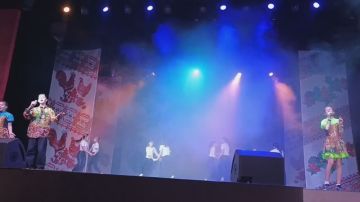 Творческий тандем вокалистов «Добрынюшки» и коллектива «Фьюжн»