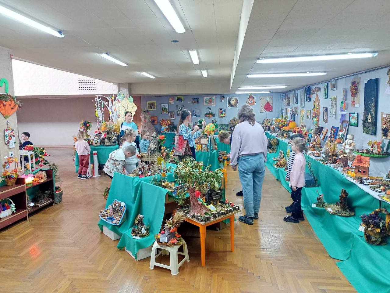 Выставка «Дары осени» закрывается через неделю! Выставка «Дары осени» закрывается через неделю!