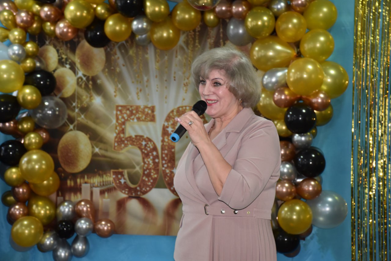 Каменская средняя школа № 3 отметила 50-летний юбилей Каменская средняя школа № 3 отметила 50-летний юбилей