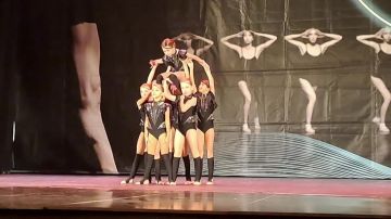        5        (Black Swan)  