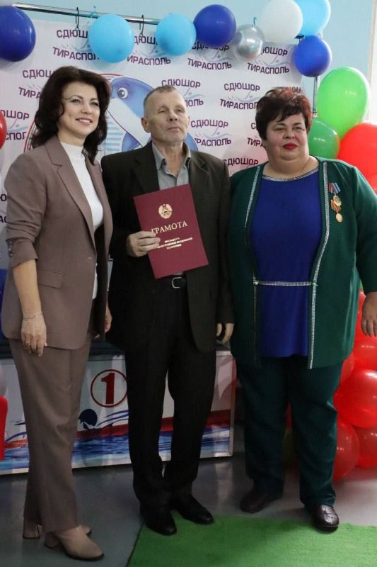 Сегодня Тираспольская специализированная детско-юношеская школа олимпийского резерва по плаванию отметила свой 55-й юбилей! Сегодня Тираспольская специализированная детско-юношеская школа олимпийского резерва по плаванию отметила свой 55-й юбилей!