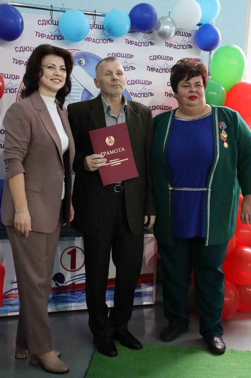 Сегодня Тираспольская специализированная детско-юношеская школа олимпийского резерва по плаванию отметила свой 55-й юбилей! Сегодня Тираспольская специализированная детско-юношеская школа олимпийского резерва по плаванию отметила свой 55-й юбилей!