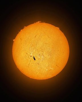 А вы видели когда-нибудь прыжок на фоне Солнце? Показываем!