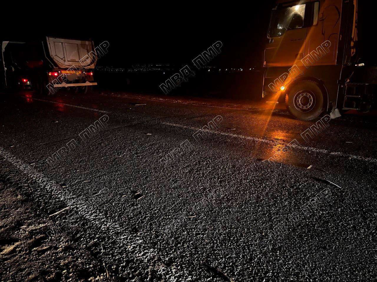 Сбил лошадь на дороге. ДТП произошло 17 ноября около 20:00 на автодороге Тирасполь – Каменка (на участке между Дубоссарами и Григориополем) Сбил лошадь на дороге. ДТП произошло 17 ноября около 20:00 на автодороге Тирасполь – Каменка (на участке между Дубоссарами и Григориополем)