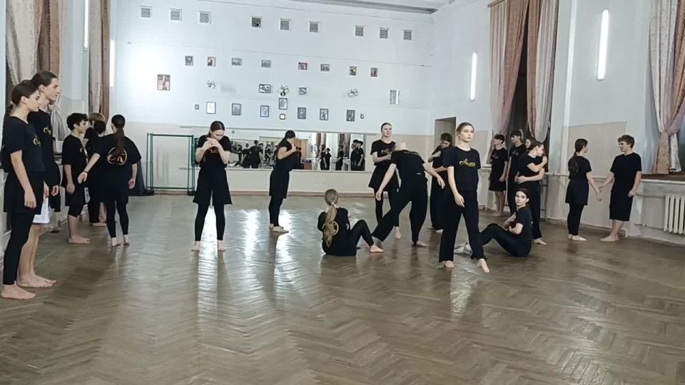 Старшая группа «Альянса», это 23 артиста, уже вернулась к тренировкам