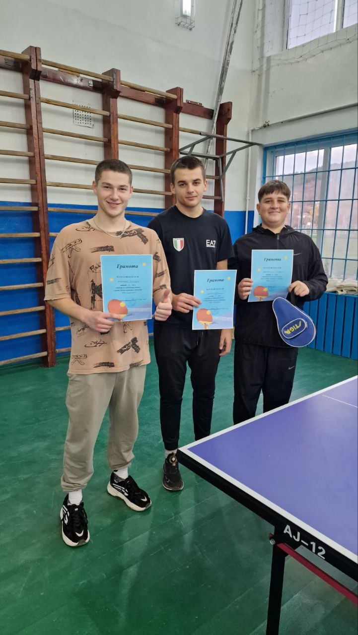 Спорт объединяет!. В рамках Декады молодёжи и студентов тренерами Каменской СДЮШОР были организованы соревнования по волейболу и настольному теннису Спорт объединяет!. В рамках Декады молодёжи и студентов тренерами Каменской СДЮШОР были организованы соревнования по волейболу и настольному теннису