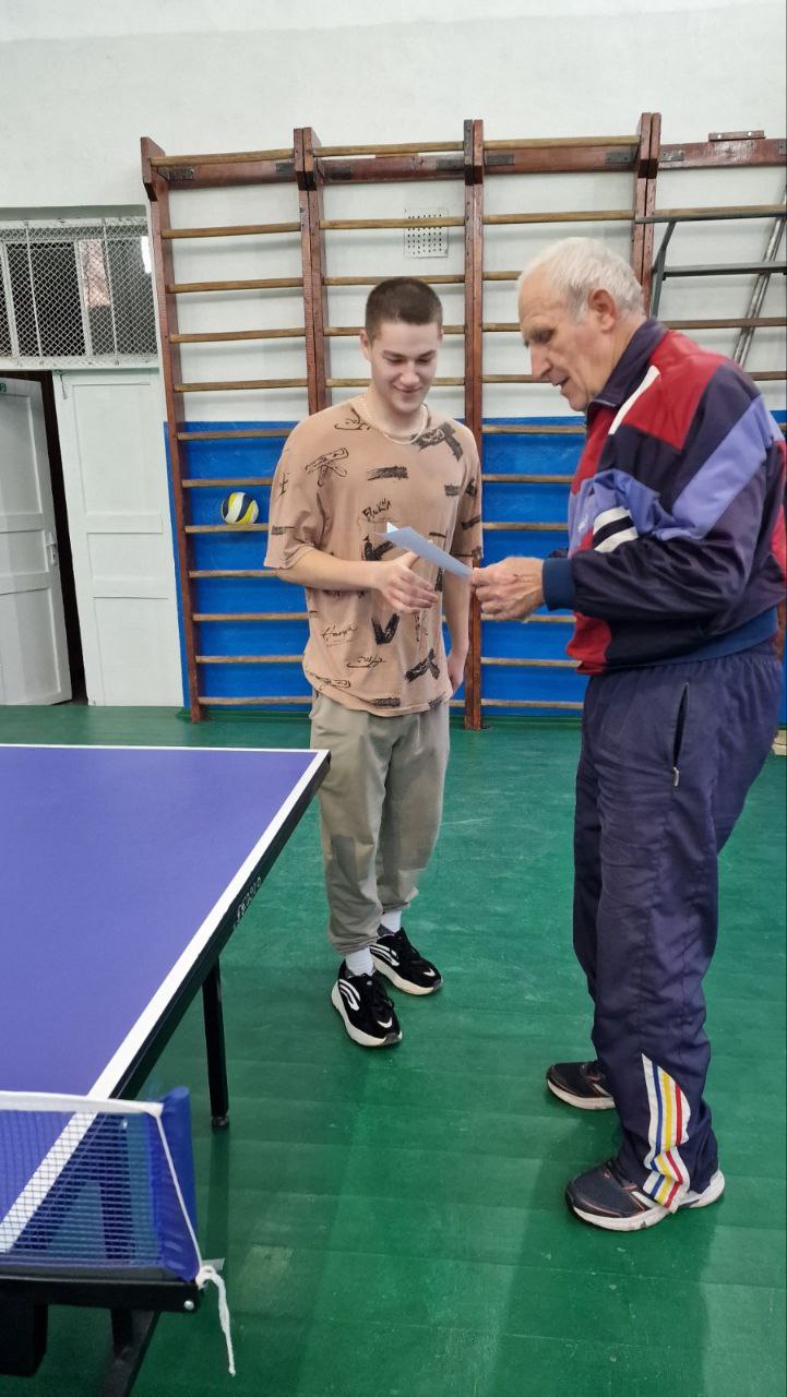 Спорт объединяет!. В рамках Декады молодёжи и студентов тренерами Каменской СДЮШОР были организованы соревнования по волейболу и настольному теннису Спорт объединяет!. В рамках Декады молодёжи и студентов тренерами Каменской СДЮШОР были организованы соревнования по волейболу и настольному теннису