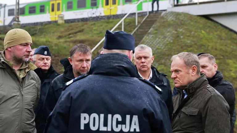 Польша потребует экстрадиции украинцев, подозреваемых во взрыве на польской железнодорожной линии, — премьер Туск