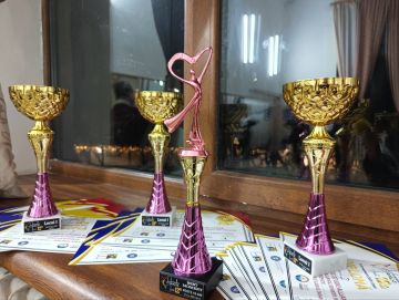 Эти кубки ещё не заняли своё место среди многочисленных наград «Альянса» — впечатления от поездки слишком свежи