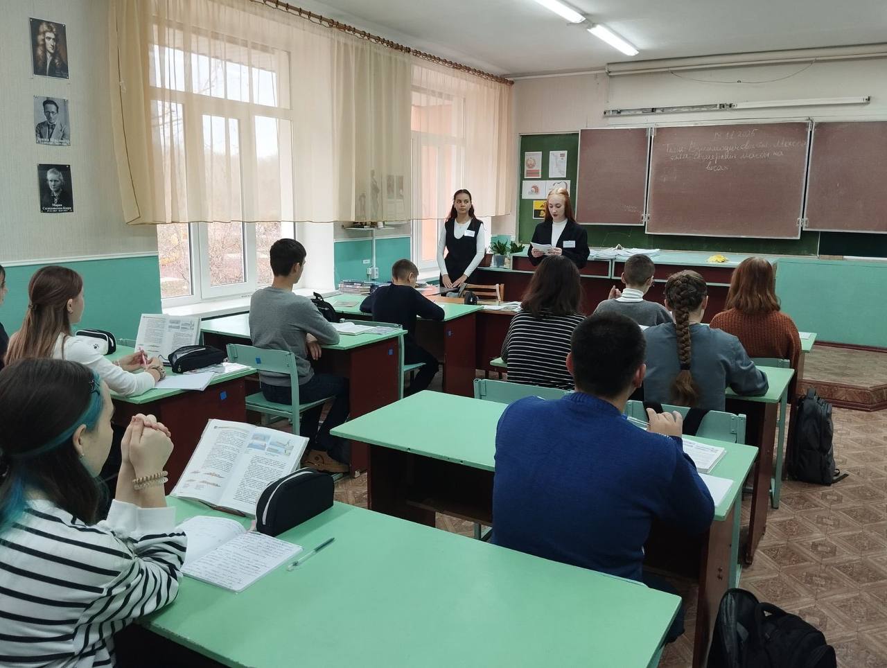В завершение Декады молодёжи и студентов, учащиеся 17-й школы примерили на себя одну из самых ответственных профессий - стали учителями на День Дублера В завершение Декады молодёжи и студентов, учащиеся 17-й школы примерили на себя одну из самых ответственных профессий - стали учителями на День Дублера