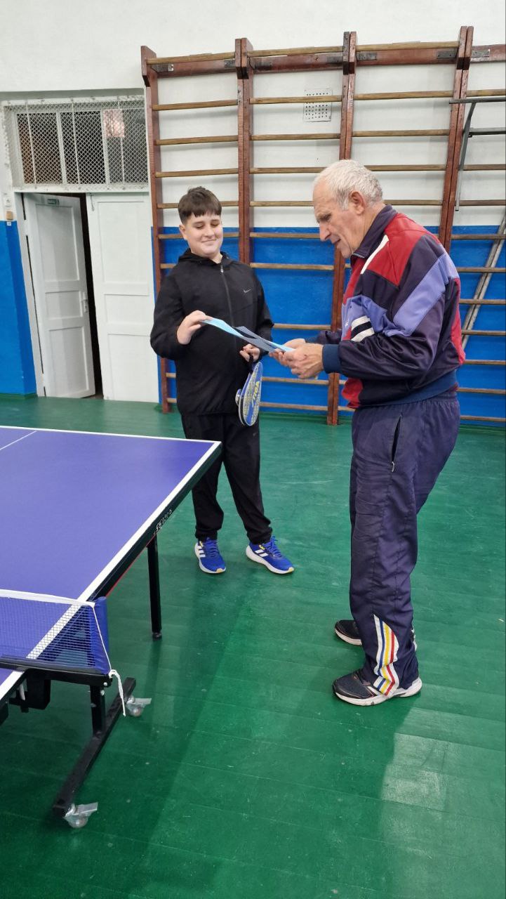 Спорт объединяет!. В рамках Декады молодёжи и студентов тренерами Каменской СДЮШОР были организованы соревнования по волейболу и настольному теннису Спорт объединяет!. В рамках Декады молодёжи и студентов тренерами Каменской СДЮШОР были организованы соревнования по волейболу и настольному теннису