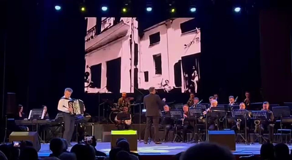 Темпераментный номер «El Cumbanchero» в исполнении Андрея Никифоренко