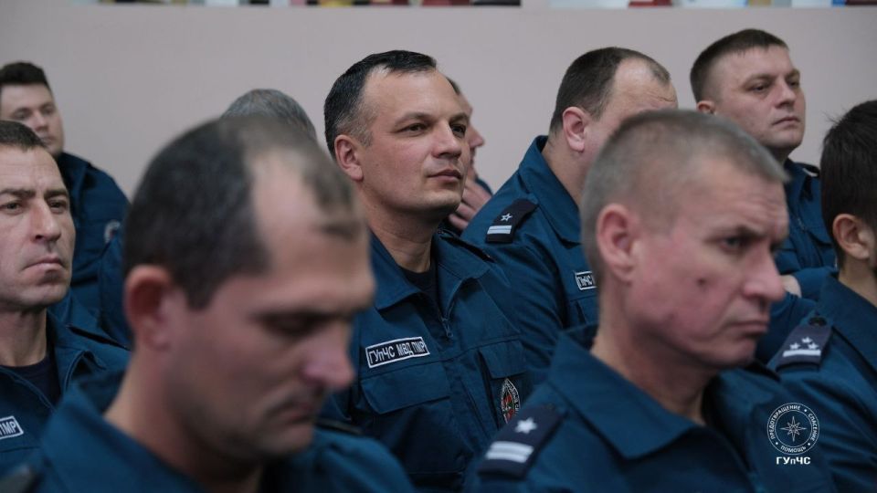 В столичной пожарной части чествовали огнеборцев со всей республики В столичной пожарной части чествовали огнеборцев со всей республики