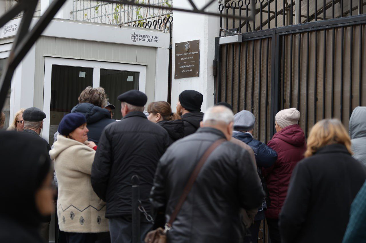 В Кишиневе снова будет работать консульский отдел посольства России! Об этом сообщил посол России в Молдове Олег Озеров В Кишиневе снова будет работать консульский отдел посольства России! Об этом сообщил посол России в Молдове Олег Озеров