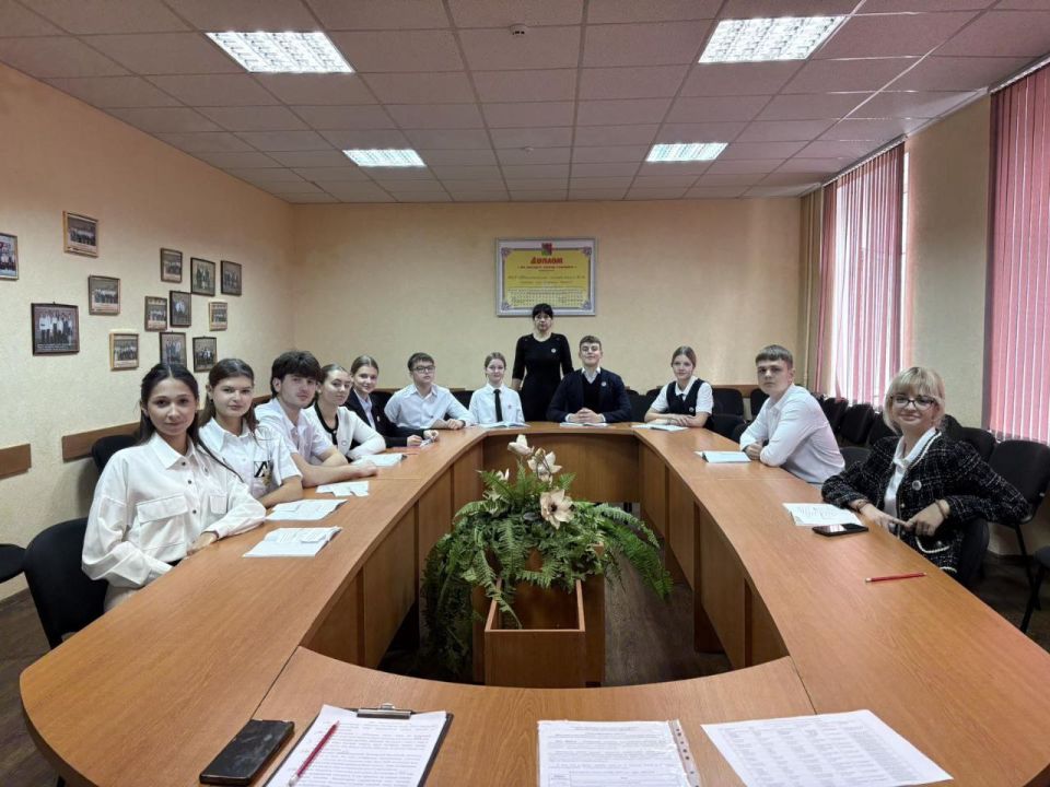 В столичной 9-й школе прошёл телемост с Всероссийским движением «Движение Первых»
