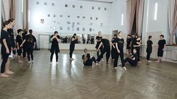 Старшая группа «Альянса», это 23 артиста, уже вернулась к тренировкам