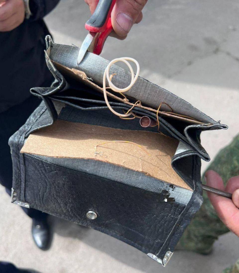 Кошельки со взрывчаткой пришли на смену заминированным купюрам — опасные аксессуары с СВУ внутри находят в Курском приграничье