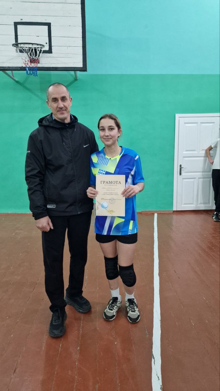 Спорт объединяет!. В рамках Декады молодёжи и студентов тренерами Каменской СДЮШОР были организованы соревнования по волейболу и настольному теннису Спорт объединяет!. В рамках Декады молодёжи и студентов тренерами Каменской СДЮШОР были организованы соревнования по волейболу и настольному теннису