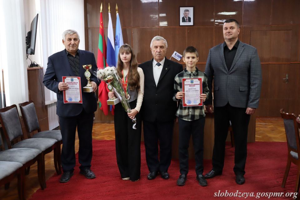 Василий Тищенко отметил успехи слободзейских шашистов на чемпионате мира Василий Тищенко отметил успехи слободзейских шашистов на чемпионате мира