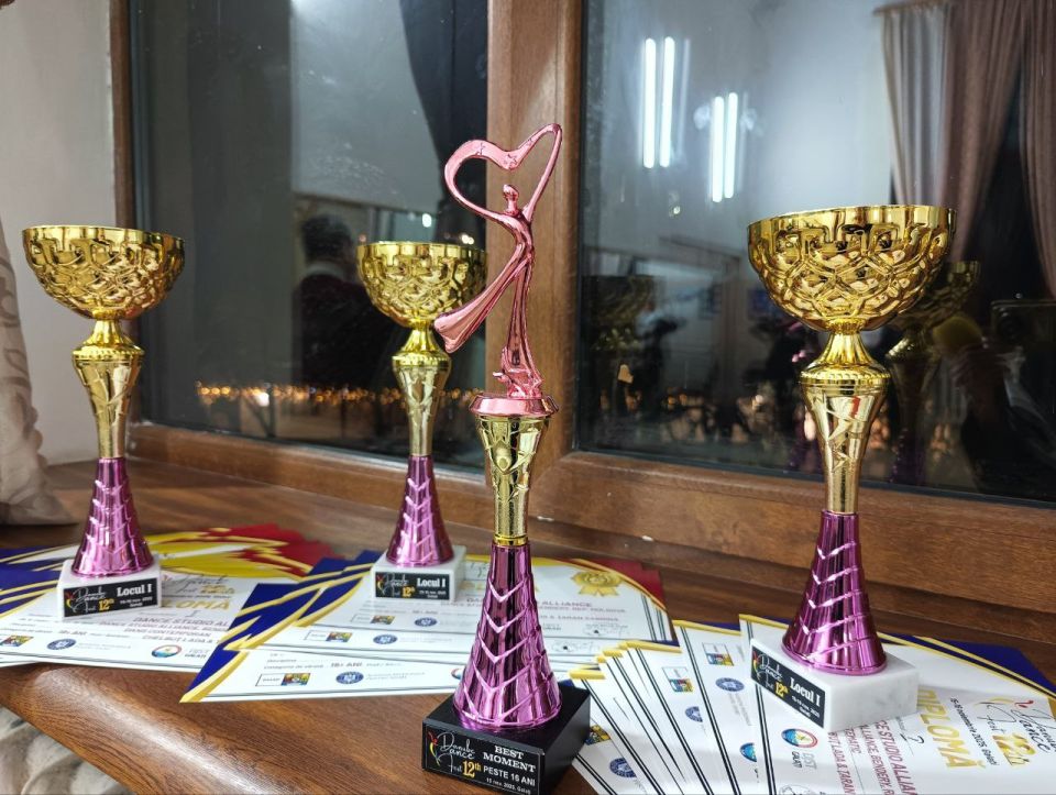 Эти кубки ещё не заняли своё место среди многочисленных наград «Альянса» — впечатления от поездки слишком свежи