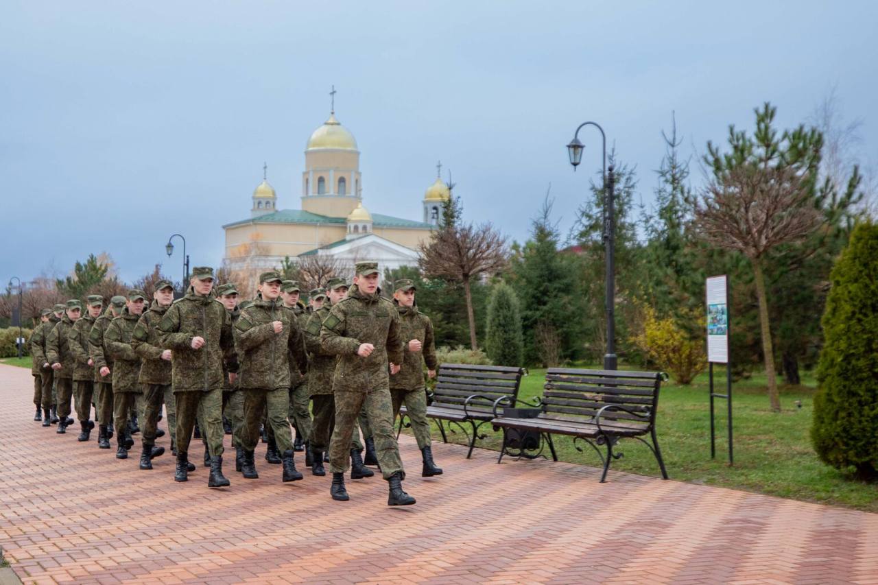 СУВОРОВЦЫ С ЭКСКУРСИЕЙ ПОСЕТИЛИ ВОЕННО-МЕМОРИАЛЬНЫЕ КОМПЛЕКСЫ БЕНДЕР
